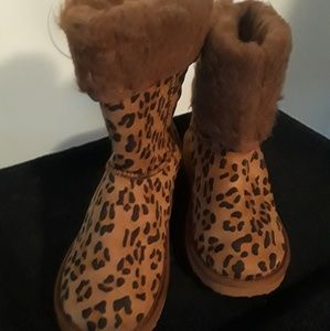 Faux fur boots